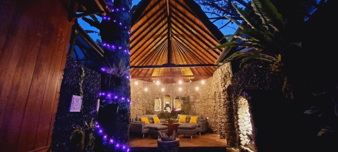 Avalon Ubud Castle & Spa Kültér fotó