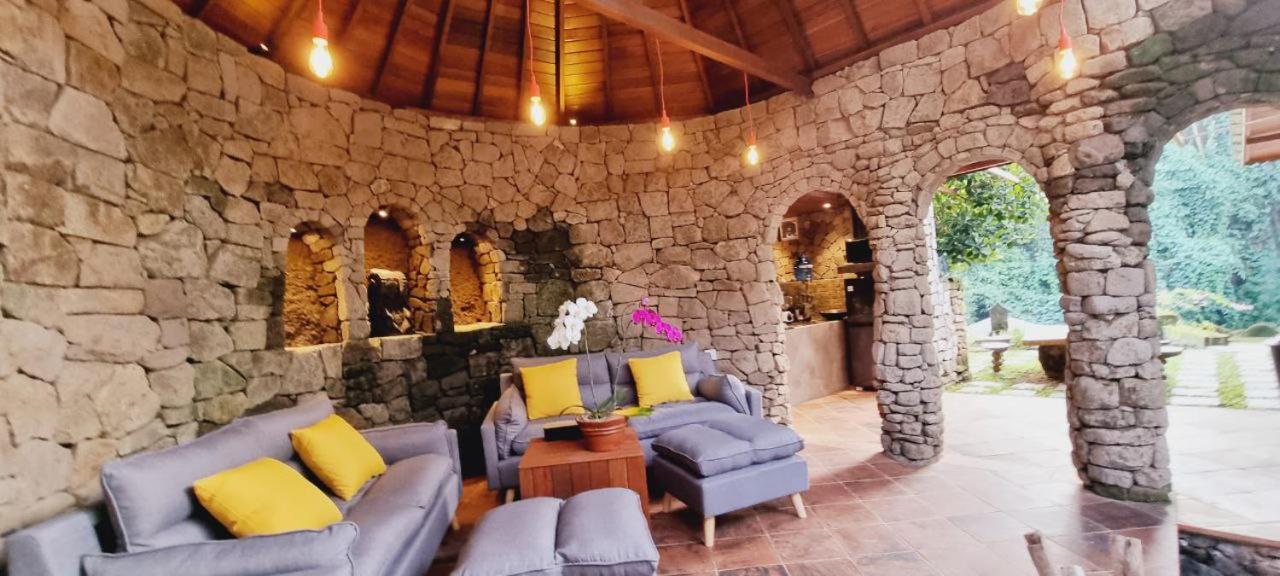 Avalon Ubud Castle & Spa Kültér fotó